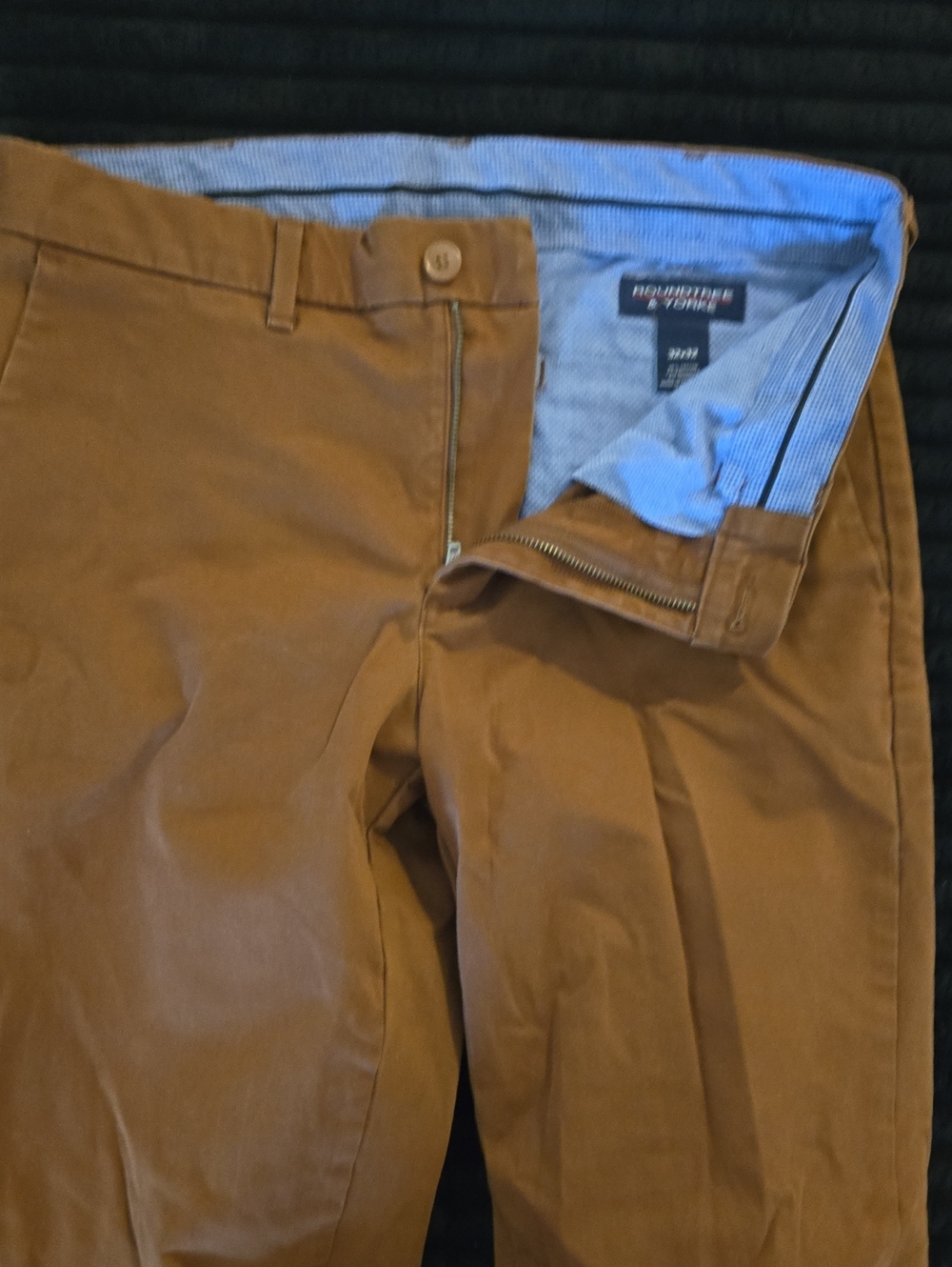Roundtree & Yorke Men's Tan Chino Pants